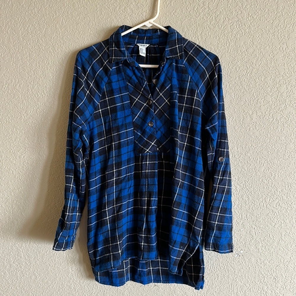 Forever 21 Blue Dark Flannel Women’s Size Small